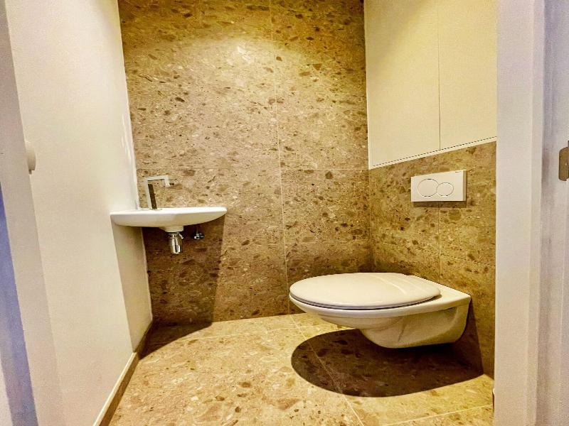One Lux Stay Near Fashion District image