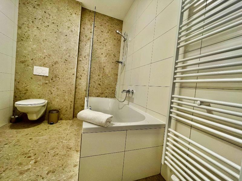 One Lux Stay Near Fashion District image