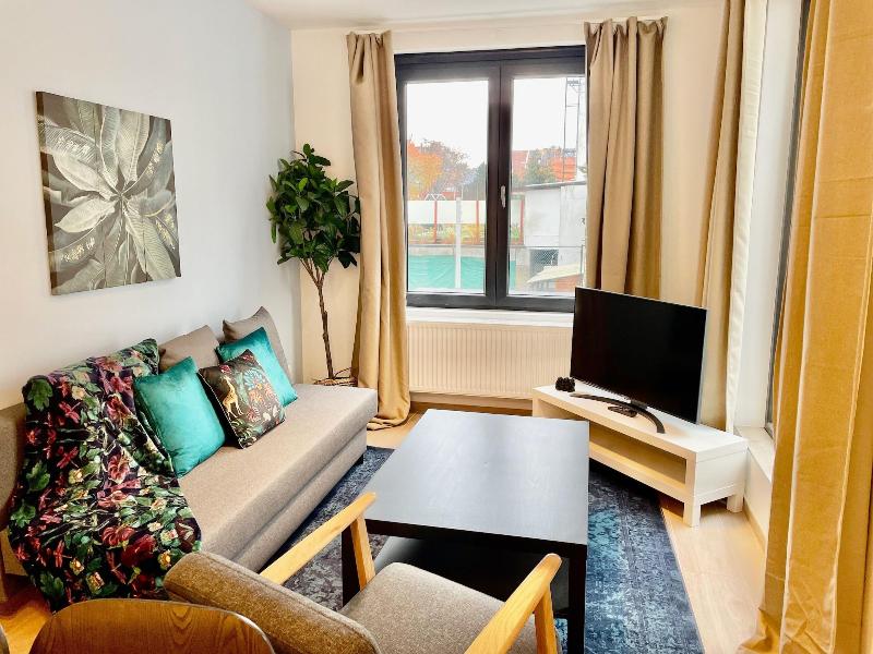 One Lux Stay Near Fashion District image