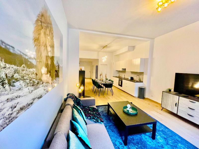 One Lux Stay Near Fashion District image