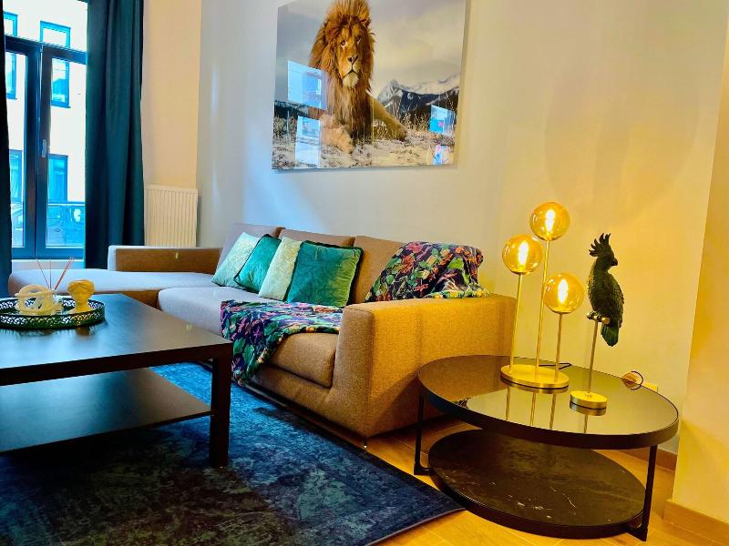 One Lux Stay Near Fashion District image