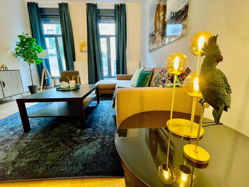 One Lux Stay Near Fashion District image