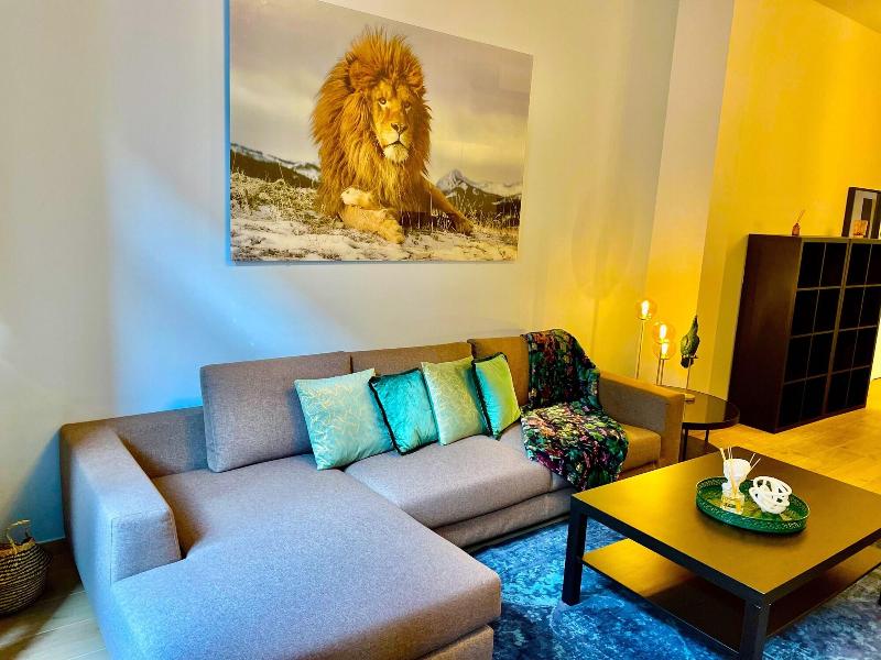 One Lux Stay Near Fashion District image