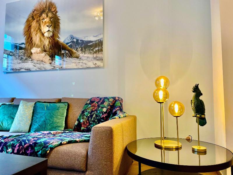 One Lux Stay Near Fashion District image