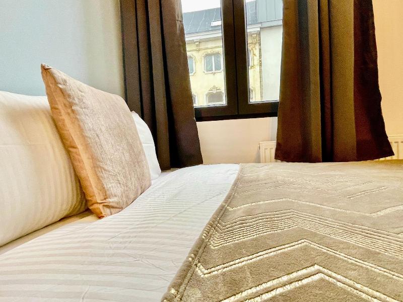 One Lux Stay Near Fashion District image