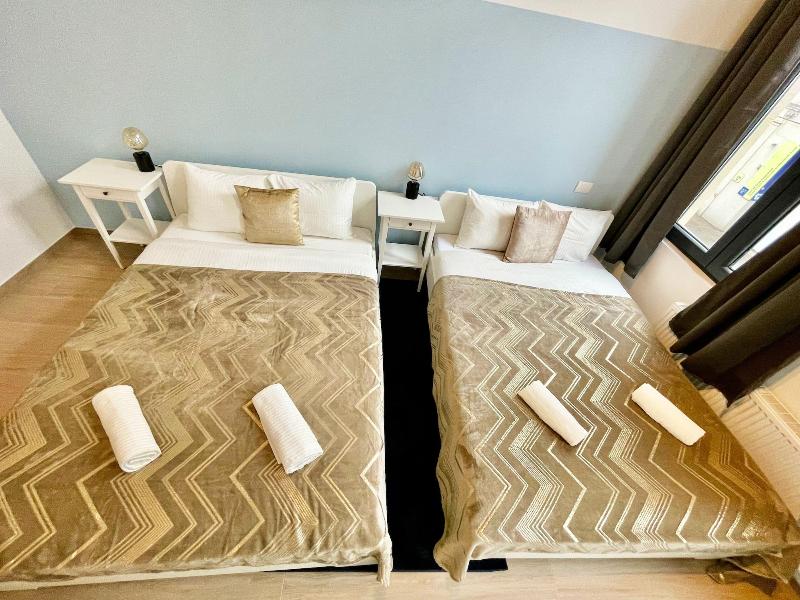 One Lux Stay Near Fashion District image