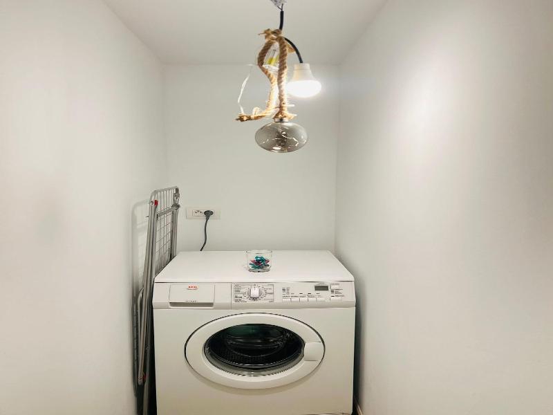 One Lux Stay Near Fashion District image