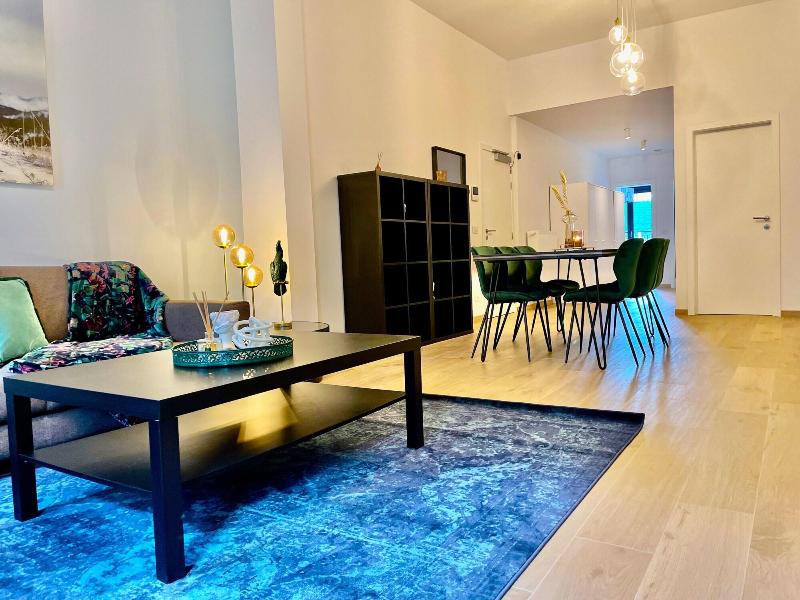 One Lux Stay Near Fashion District image