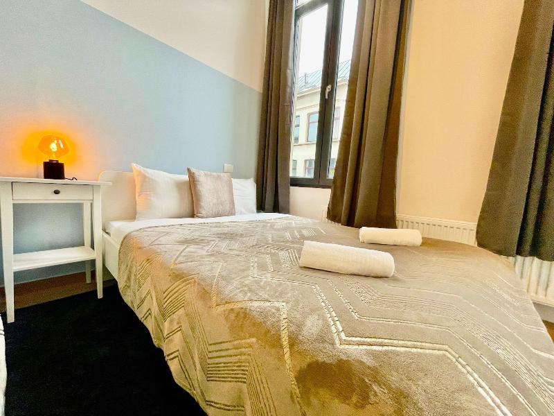 One Lux Stay Near Fashion District image