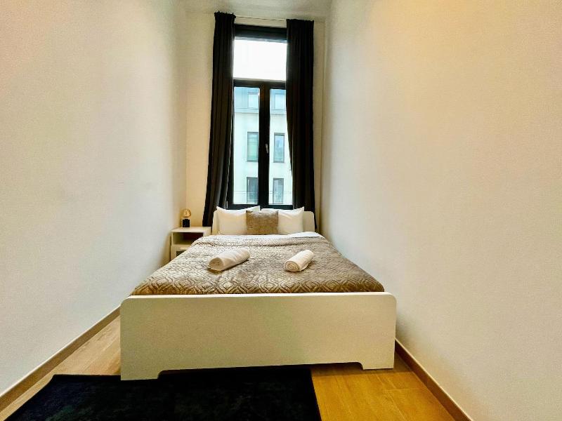 One Lux Stay Near Fashion District image
