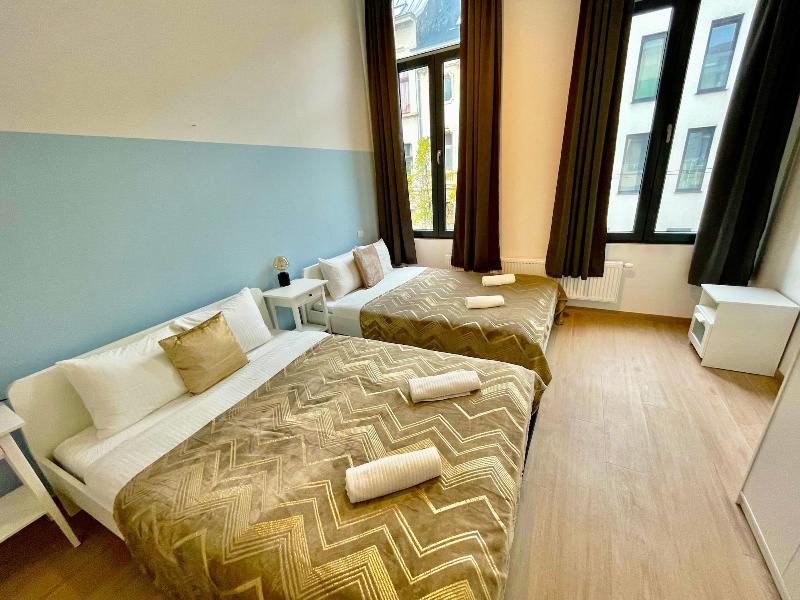One Lux Stay Near Fashion District image