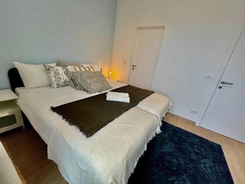 One Lux Stay Near Fashion District image