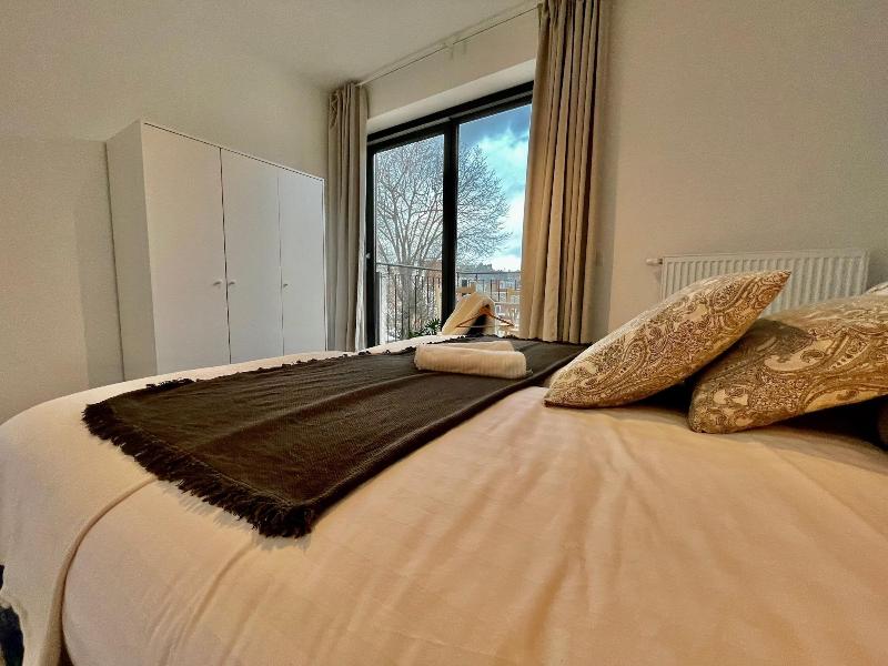 One Lux Stay Near Fashion District image