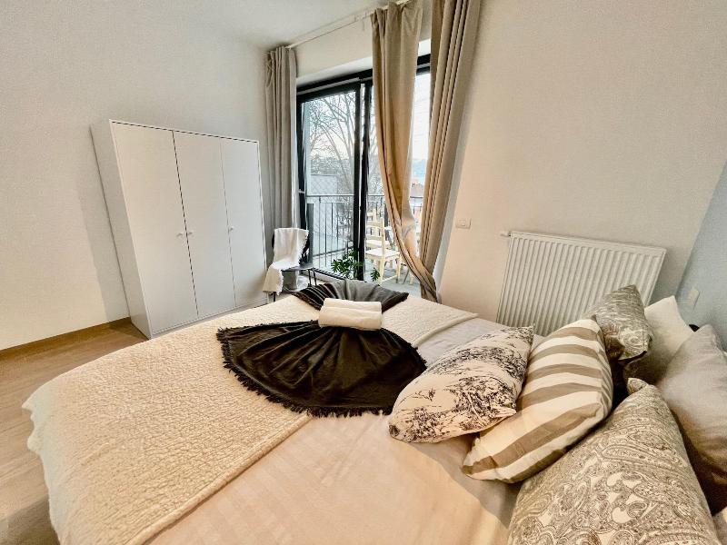 One Lux Stay Near Fashion District image