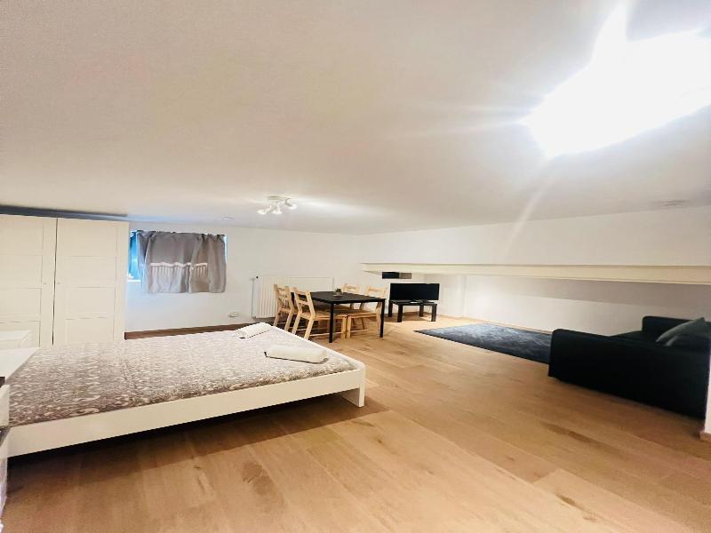 One Lux Stay Near Fashion District image