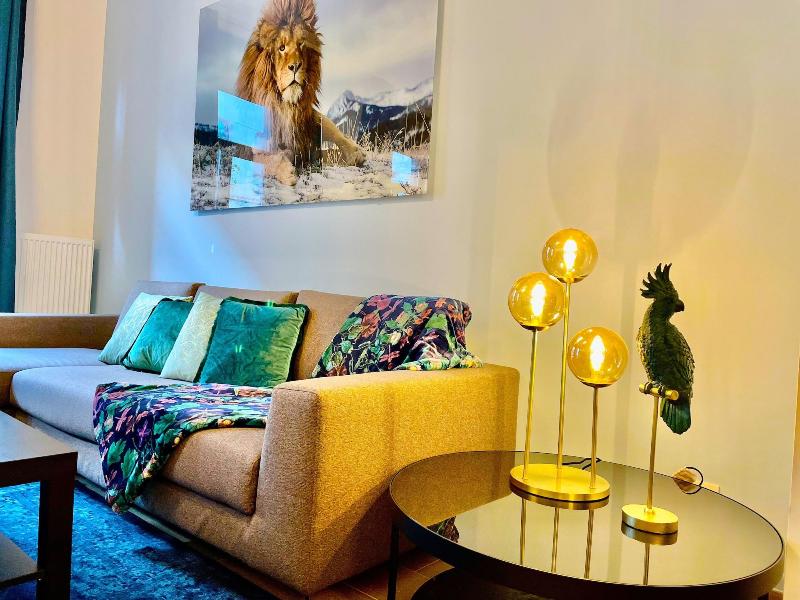 One Lux Stay Near Fashion District image