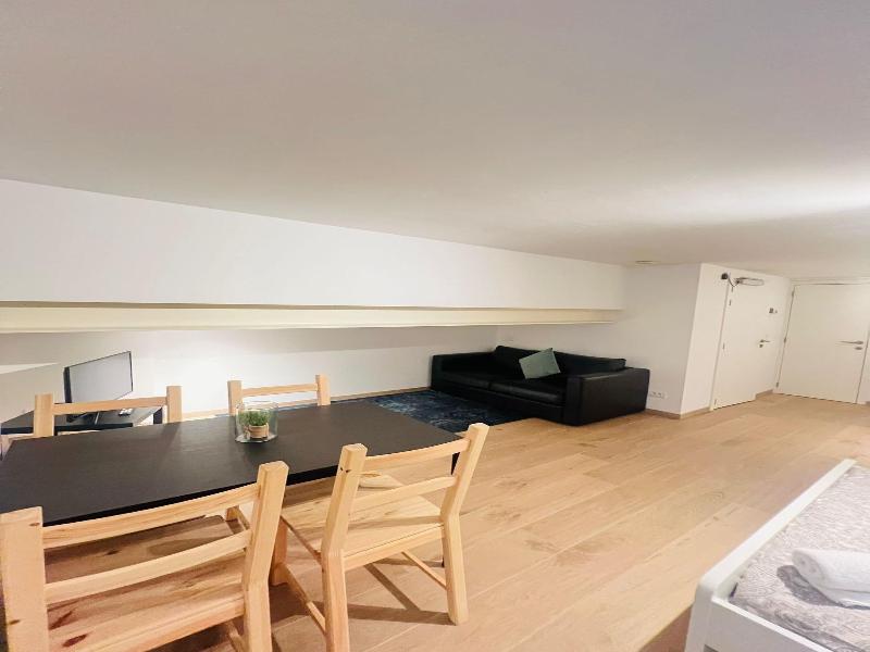 One Lux Stay Near Fashion District image