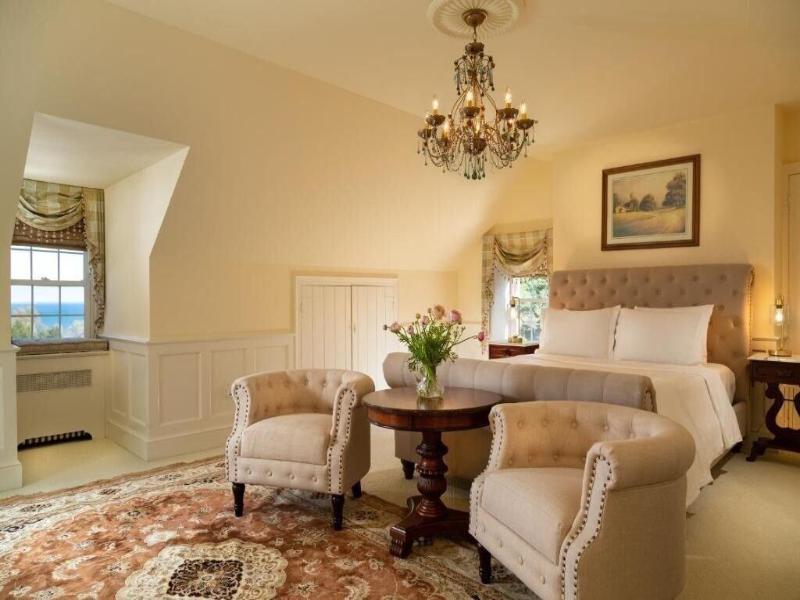 The Inn At Tacaro Estate image