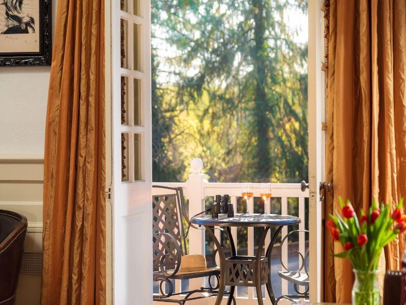The Inn At Tacaro Estate image