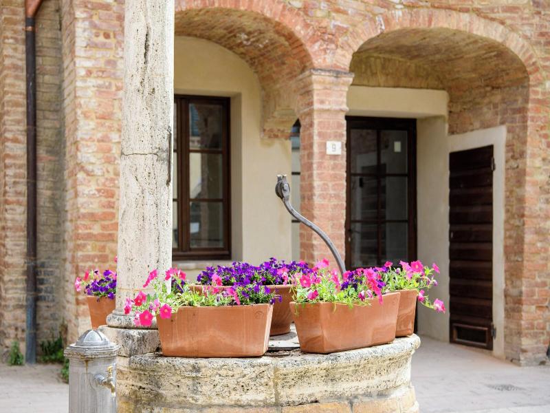 Albergo Diffuso Borgo Santo image