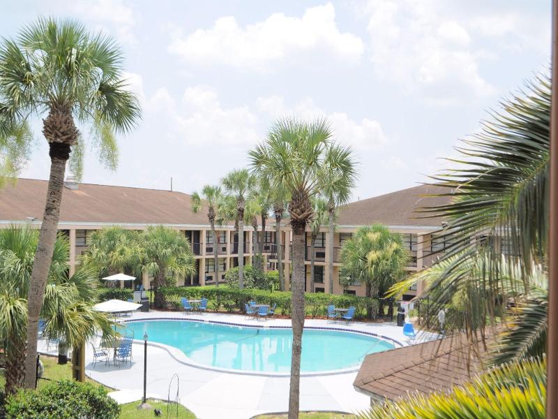 Apm Inn And Suite 2