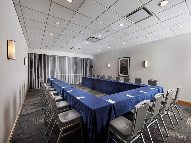 Renaissance Chicago O'Hare Suites Hotel image