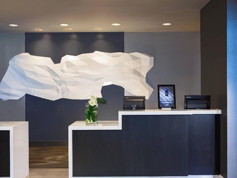 Renaissance Chicago O'Hare Suites Hotel image