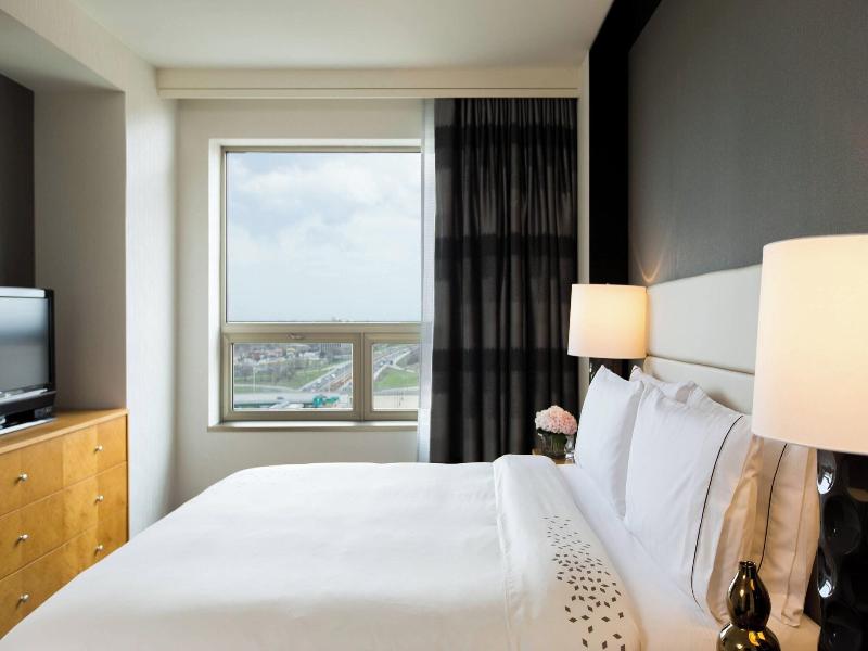 Renaissance Chicago O'Hare Suites Hotel image