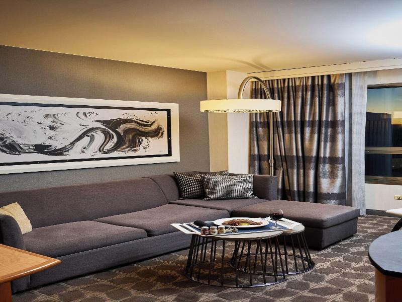 Renaissance Chicago O'Hare Suites Hotel image