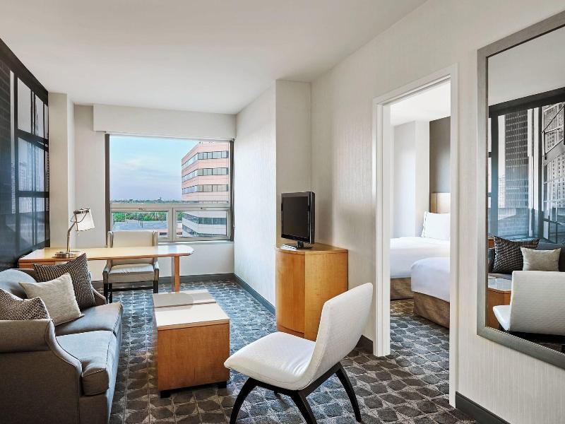 Renaissance Chicago O'Hare Suites Hotel image