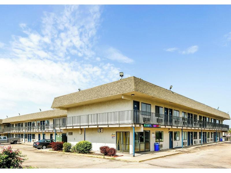 Home 6 By Townhouse Topeka Ks I 70 — photo 34