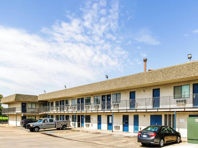 Home 6 By Townhouse Topeka Ks I 70 — photo 22