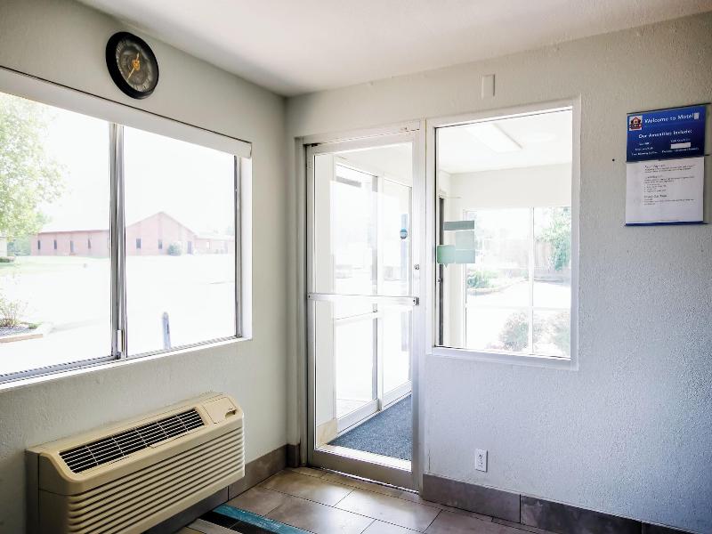 Home 6 By Townhouse Topeka Ks I 70 — photo 32