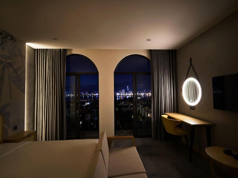 Shi House By Haviland image