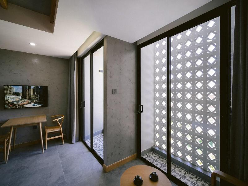 Shi House By Haviland image