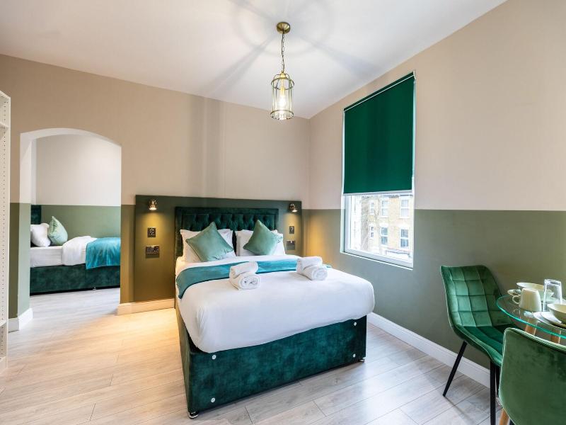 The Finsbury Park Hotel 2
