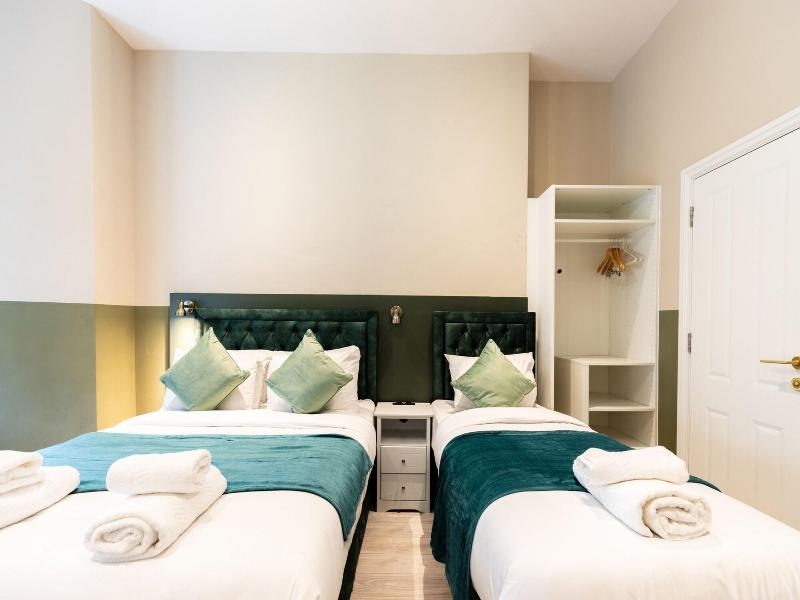 The Finsbury Park Hotel 3