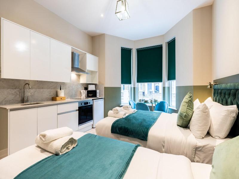 The Finsbury Park Hotel 4