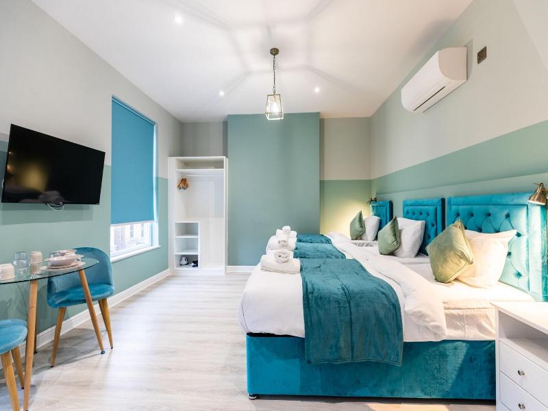 The Finsbury Park Hotel 5