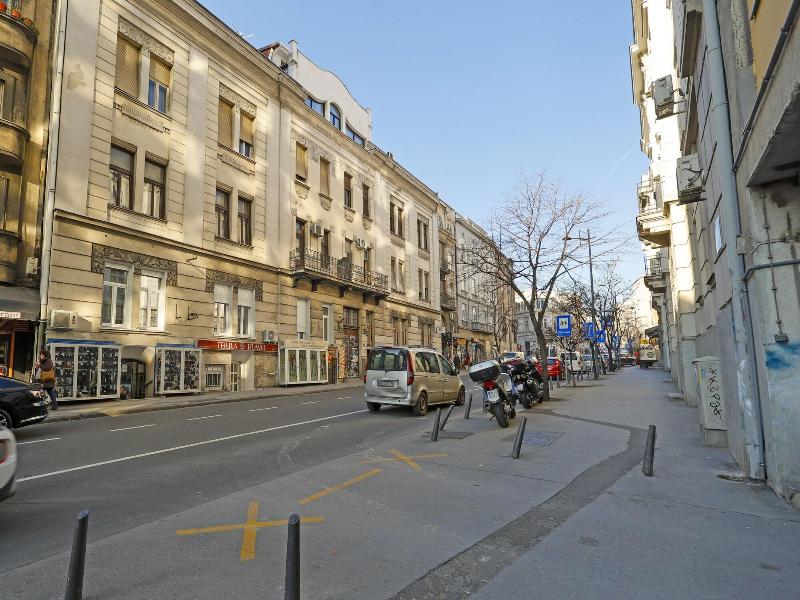 Hop Inn Rooms & Suites Belgrade image