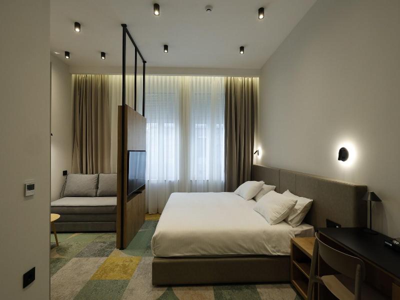 Hop Inn Rooms & Suites Belgrade image