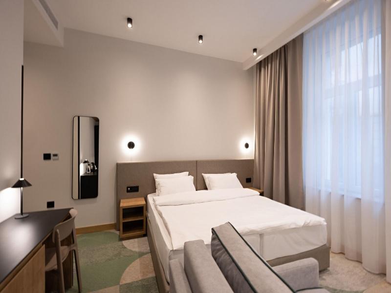 Hop Inn Rooms & Suites Belgrade image