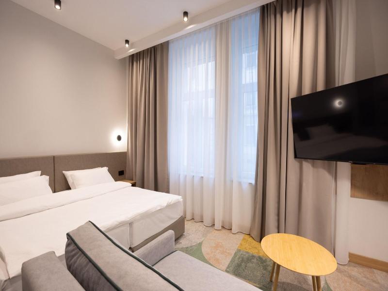 Hop Inn Rooms & Suites Belgrade image