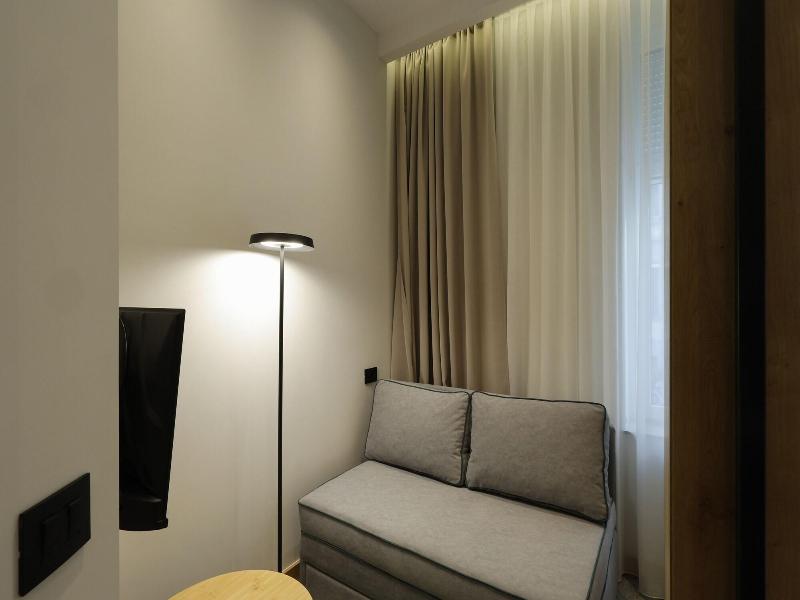 Hop Inn Rooms & Suites Belgrade image