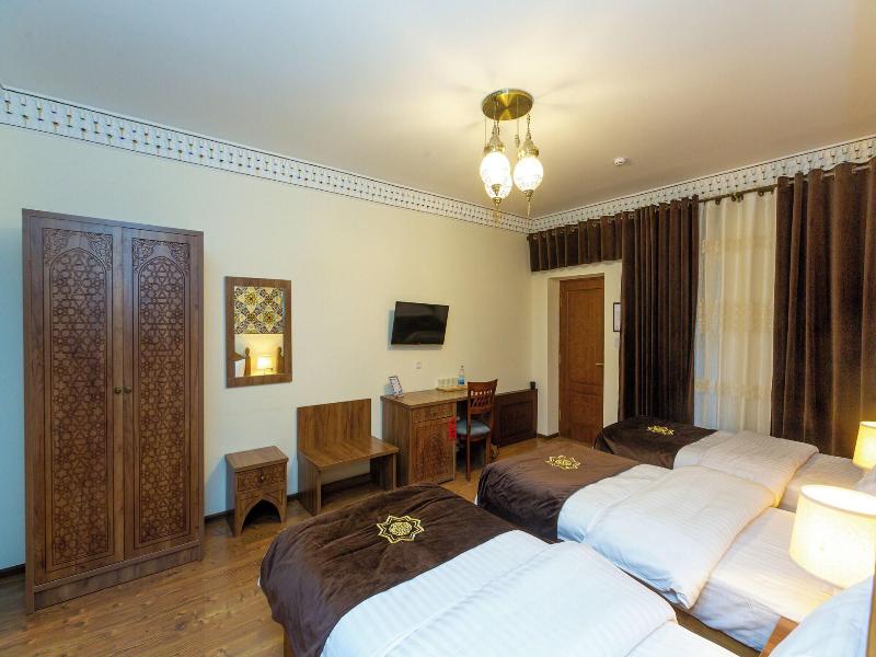 Hotel Iman image