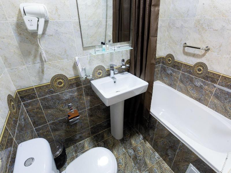 Hotel Iman image
