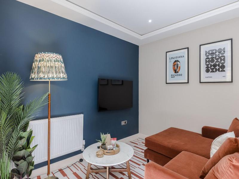 Your Apartment Shepherd's Bush 4