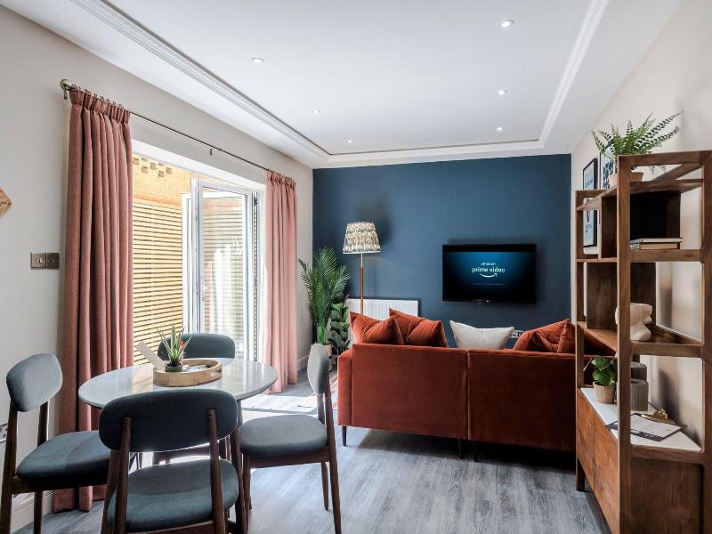 Your Apartment Shepherd's Bush 5
