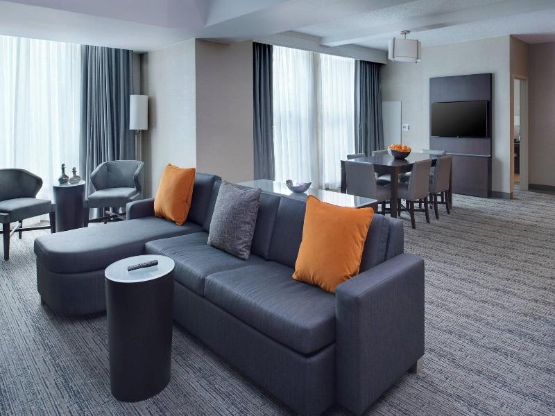 Chicago Marriott Suites O'Hare image