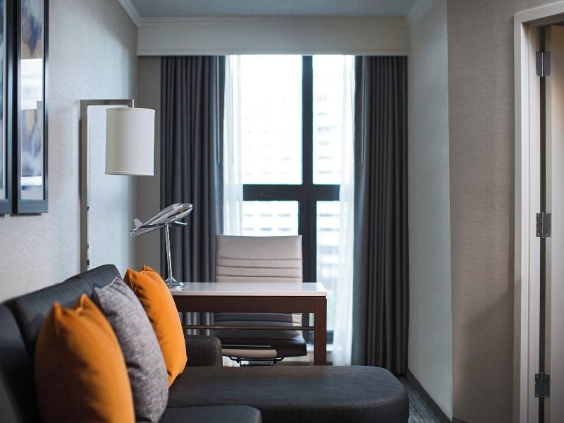 Chicago Marriott Suites O'Hare image